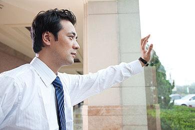 《赛博朋克2077》1.5版和原版对比视频 物理细节更佳